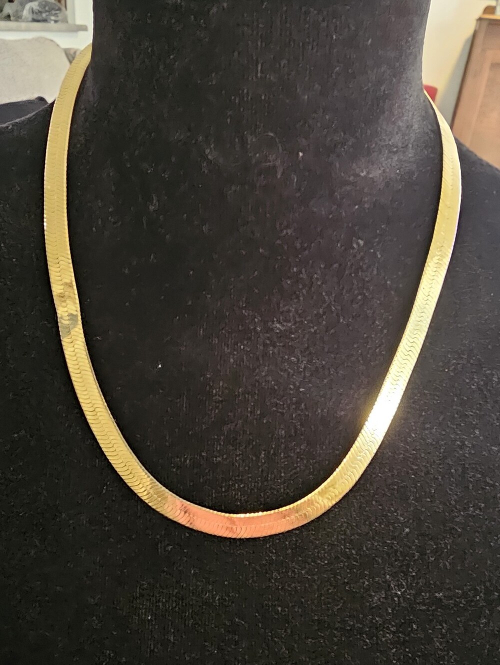 Elegant Gold-Tone Herringbone Necklace 18" #5. V